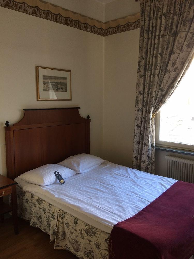 First Statt Hotel 4*