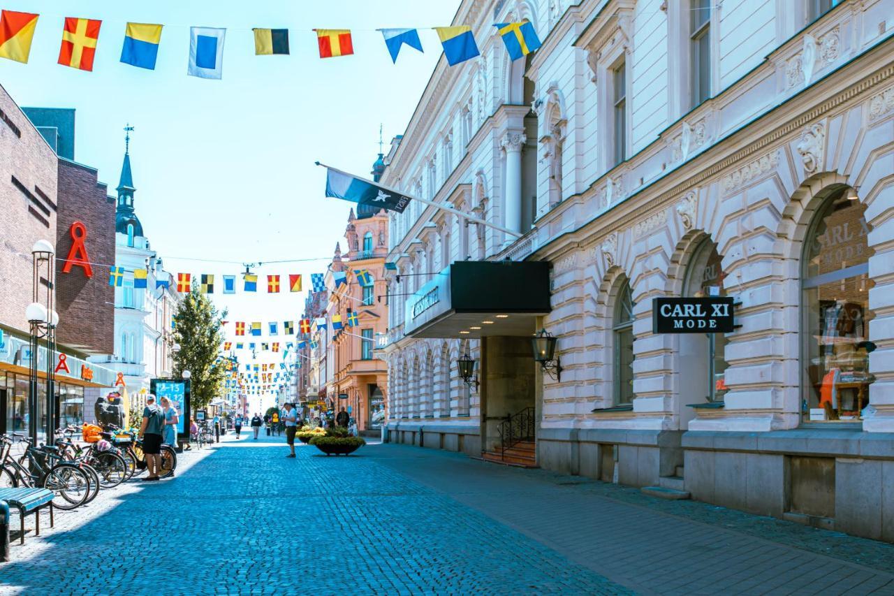 First Statt Hotel