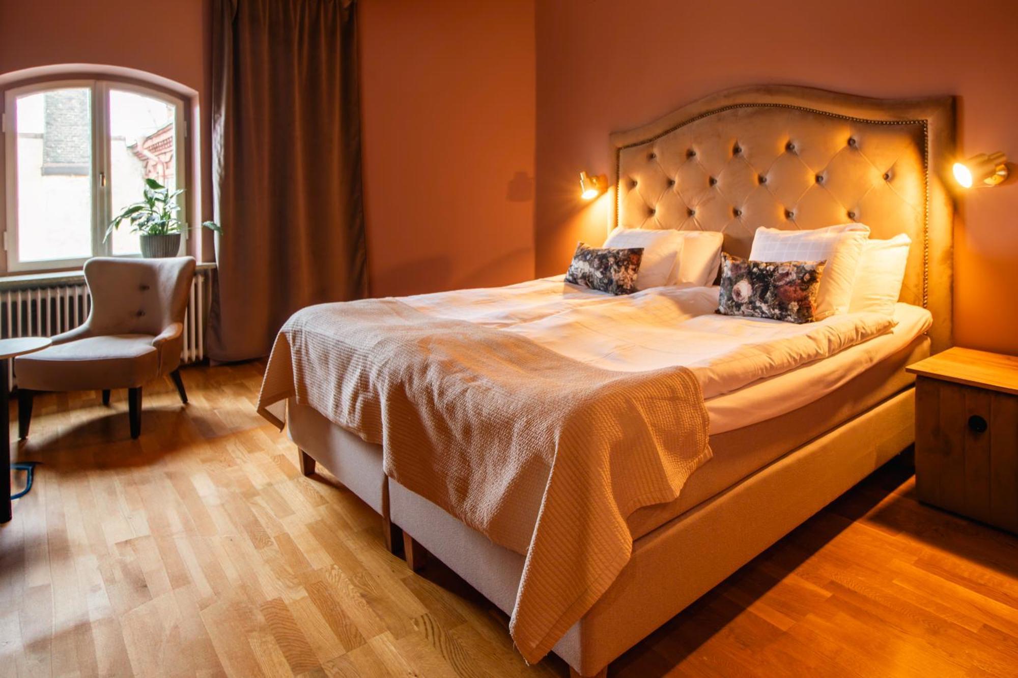First Statt Hotel 4*