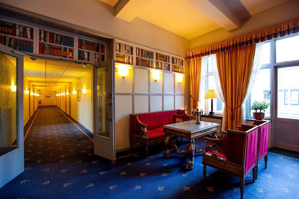 First Statt Hotel